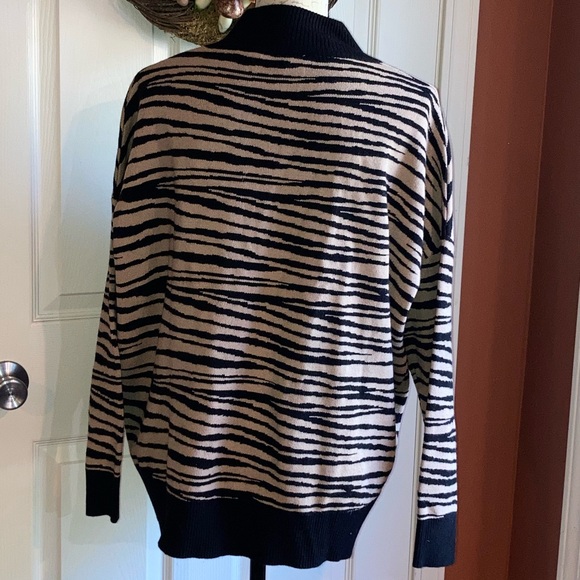 Knit Zebra Print Black Tan Mockneck Sweater by THML sz Medium - Picture 3 of 6